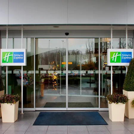 Hotel Express & By Ihg 3*