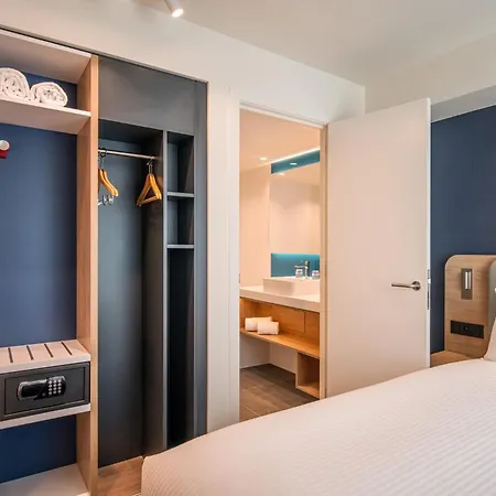 Hotel Express & By Ihg 3*